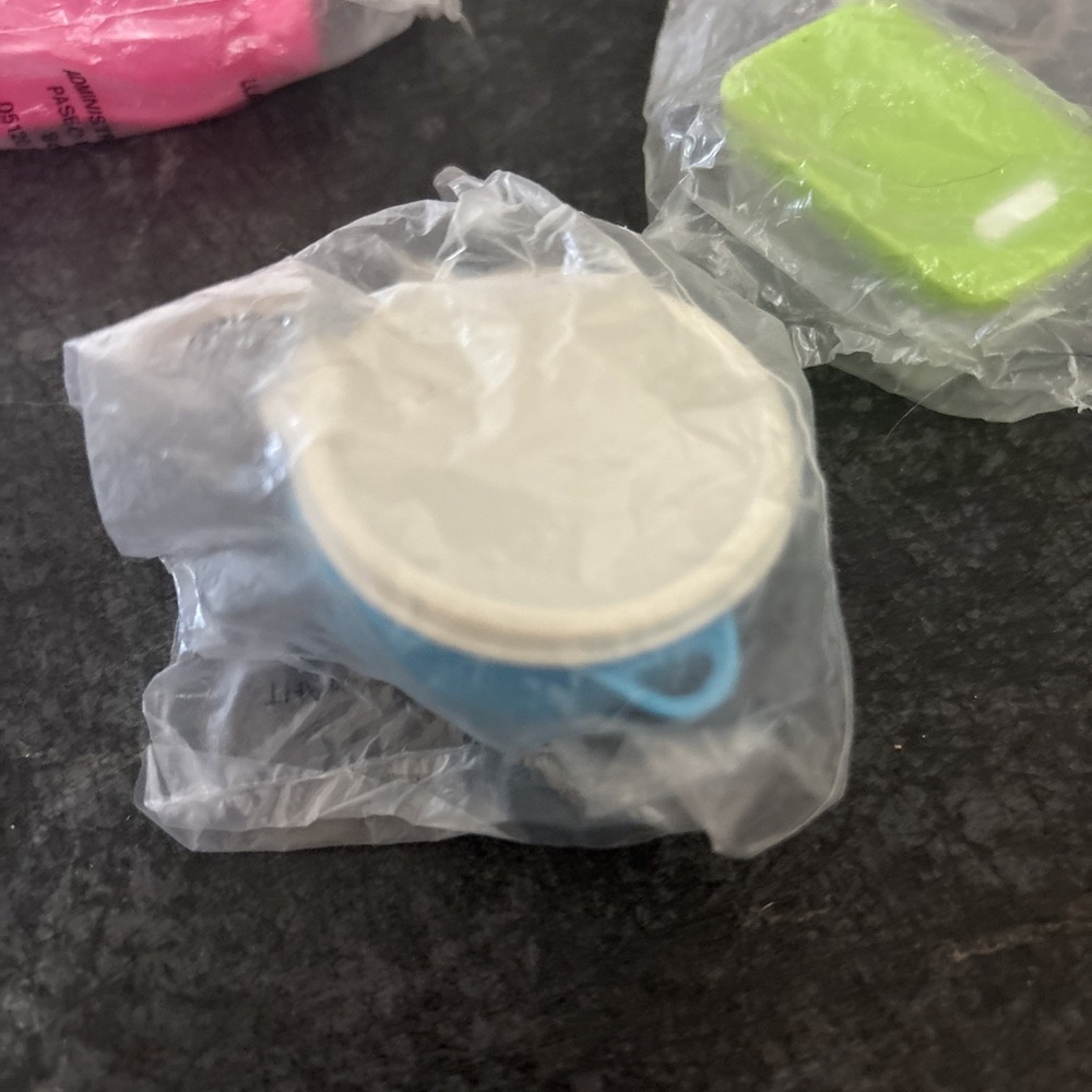 Tupperware keychains - Picture 3 of 4